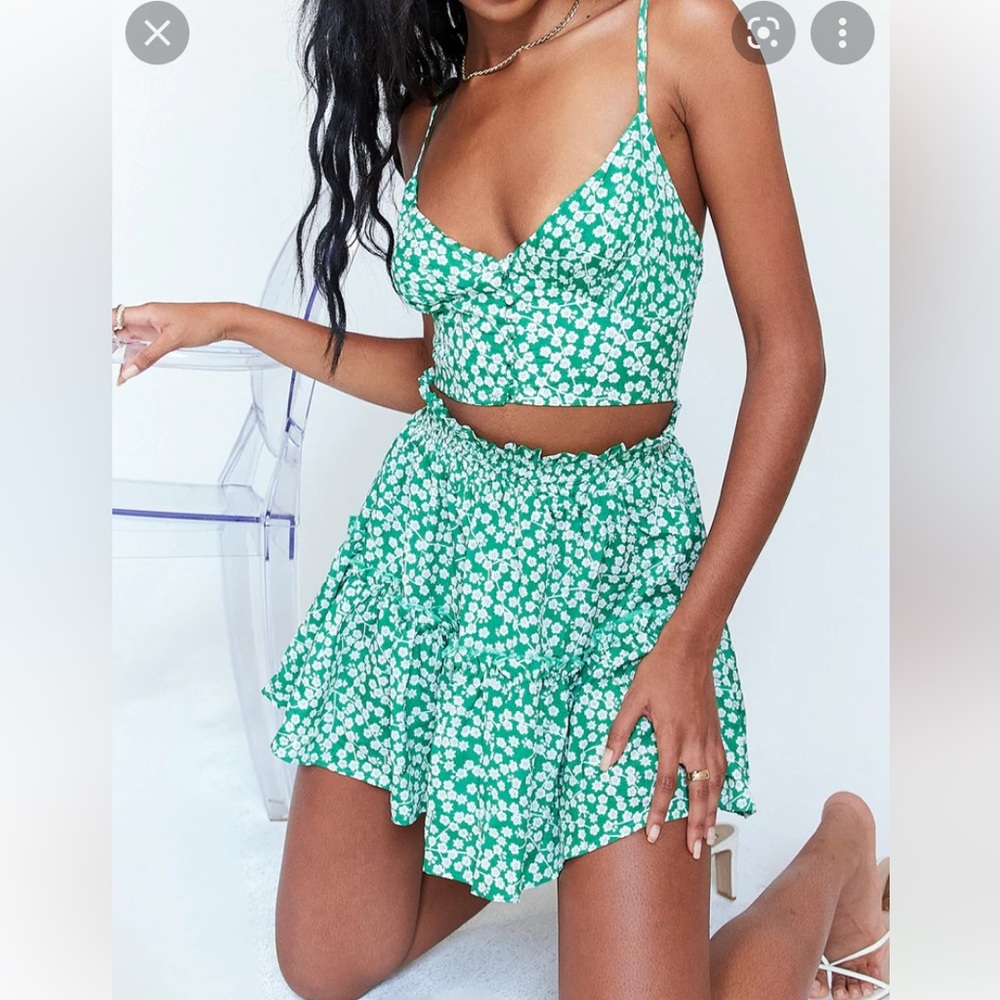 PRINCESS POLLY Green cropped floral top size 4